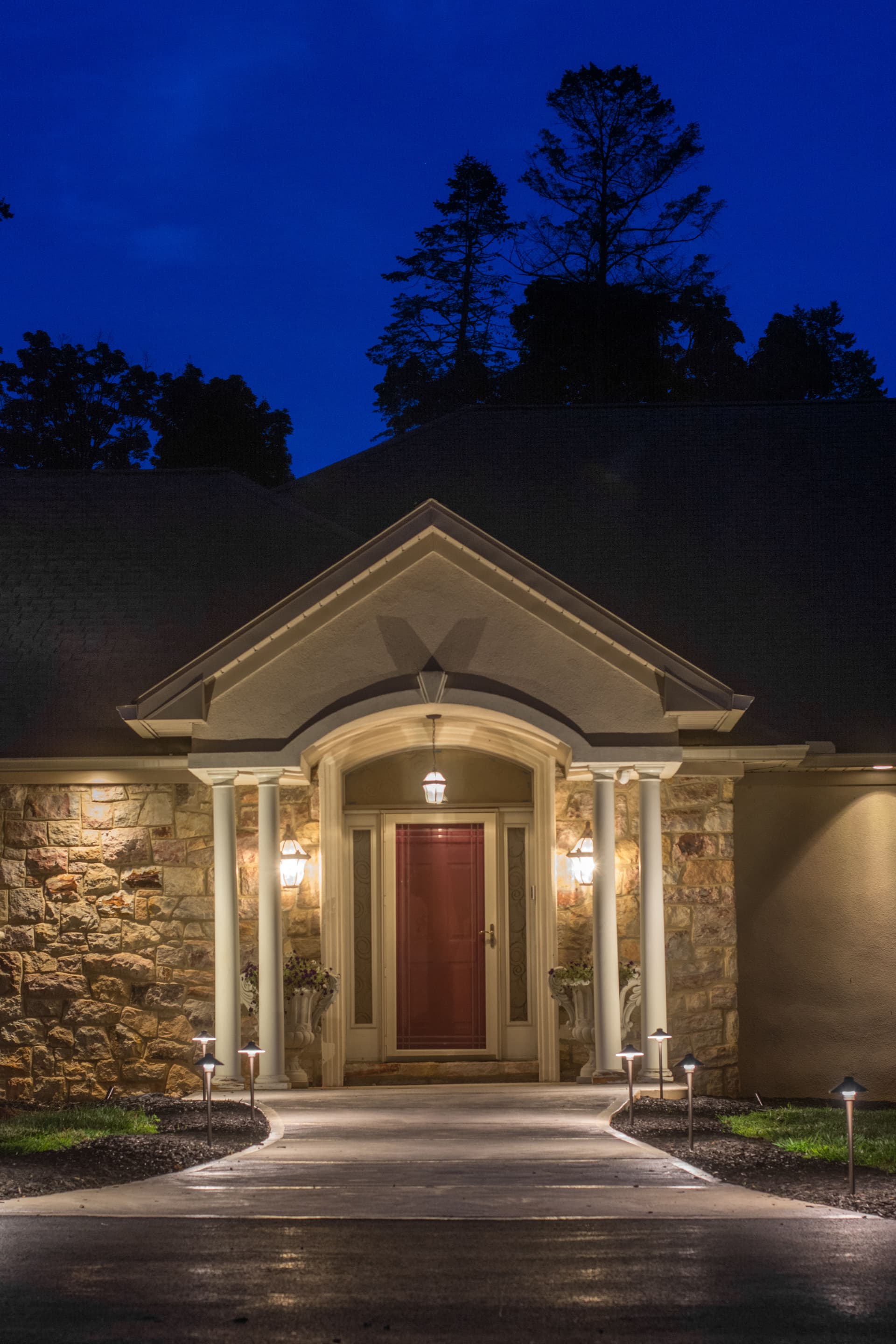 Gallery photos for Residential Landscape Lighting Installation - Bethlehem, PA: Image #2